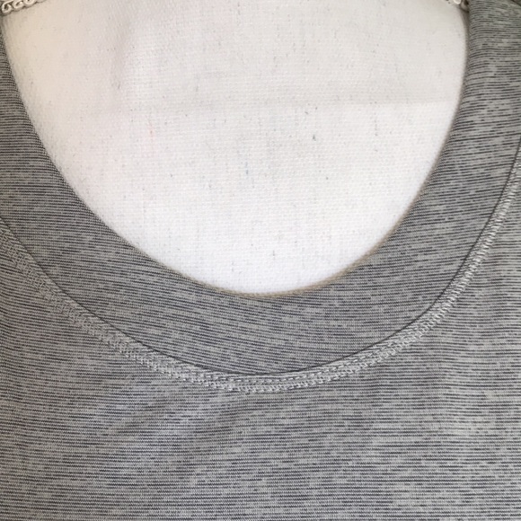 AVIA workout shirt - Picture 4 of 6